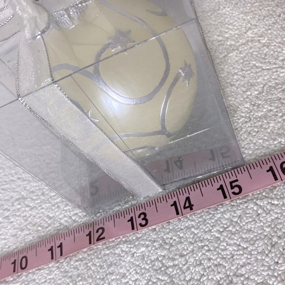 Vintage Sensual Living Cream Silver Christmas Tree Ornament Candle - Picture 5 of 11